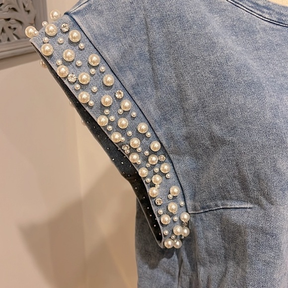 Denim Top with pearls and crystals - Picture 2 of 4